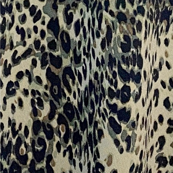 BNWT Leopard LuLaroe Debbie Small - Picture 1 of 7
